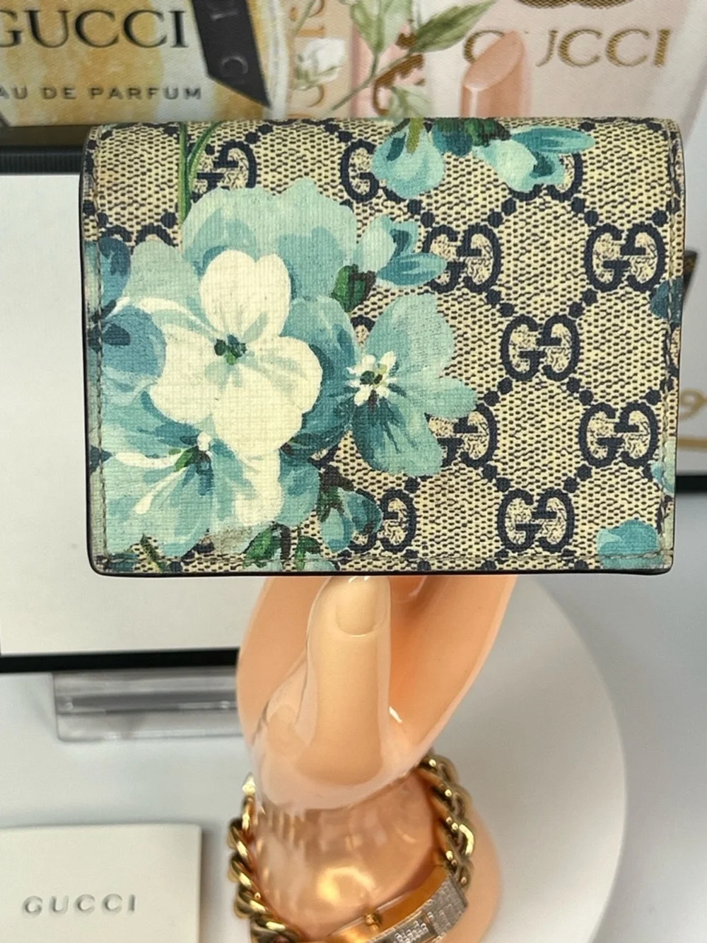 GUCCI GG Supreme Blooms Compact Wallet 😍🌸 - Picture 8 of 17